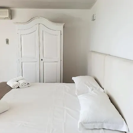 Isola Di Pazze Bed & Breakfast *